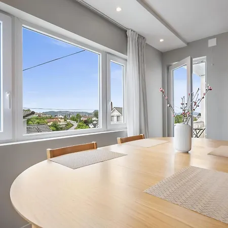 Apartmán Mountain View & Balcony - Newly Renovated Bergen