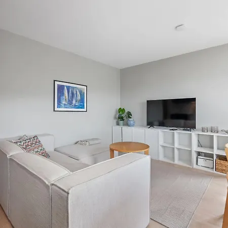 Mountain View & Balcony - Newly Renovated * Bergen