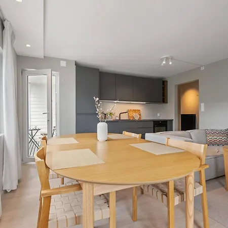 Mountain View & Balcony - Newly Renovated Apartmán *