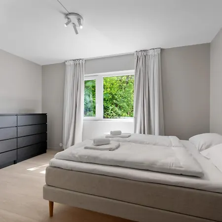 Mountain View & Balcony - Newly Renovated * Bergen